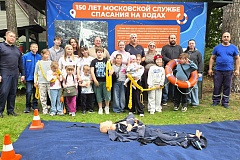 На одной из старейших поисково-спасательных станций «Серебряный бор» побывали гости
